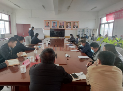 環(huán)衛(wèi)管護中心第一黨支部邀請市中交警開展中標企業(yè)交通安全警示教育培訓